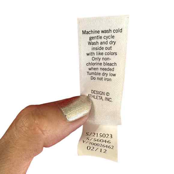 Athleta Red Coastal Eyelet Floral Embroidered Shorts Women's Size‎ 4 - Picture 8 of 9